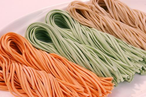 Production of cooked noodles and extrusion of noodle machine (1)